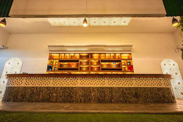 Pool Bar